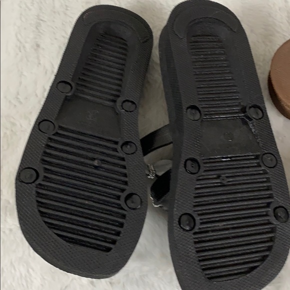 Grandco Woman’s Sandals - Selling As Pair - Size 6 - Picture 11 of 12